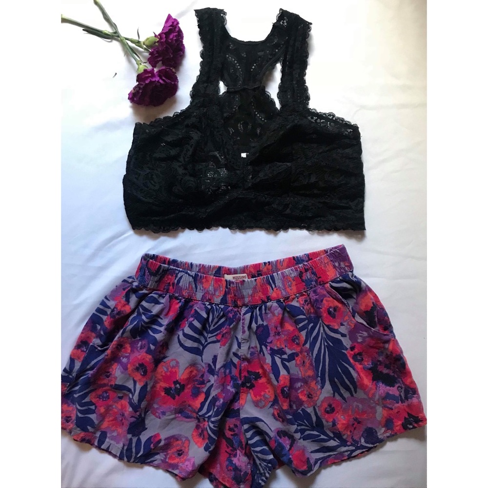 Soft floral shorts 🌺